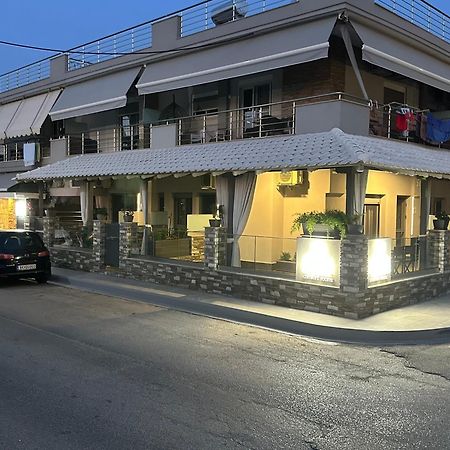 Avra Comfort Rooms - Family Nea Poteidaia Zewnętrze zdjęcie