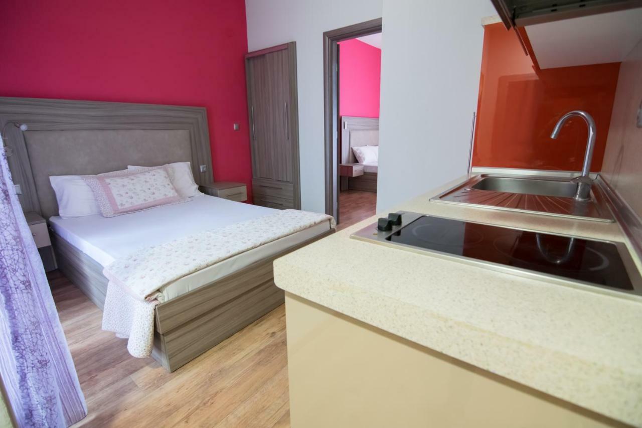 Avra Comfort Rooms - Family Nea Poteidaia Zewnętrze zdjęcie